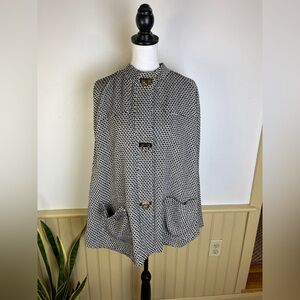 Skirth Around Houndstooth Poncho Cape Sz 12 Gold Clasp City Chic Outerwear Prep